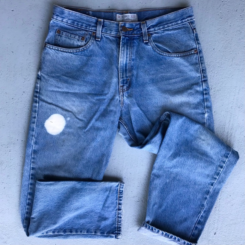 LEVI’S Signature Relaxed Fit Vintage 90’s Throwback Distressed Mom Jeans